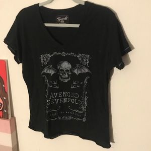 skull black tee